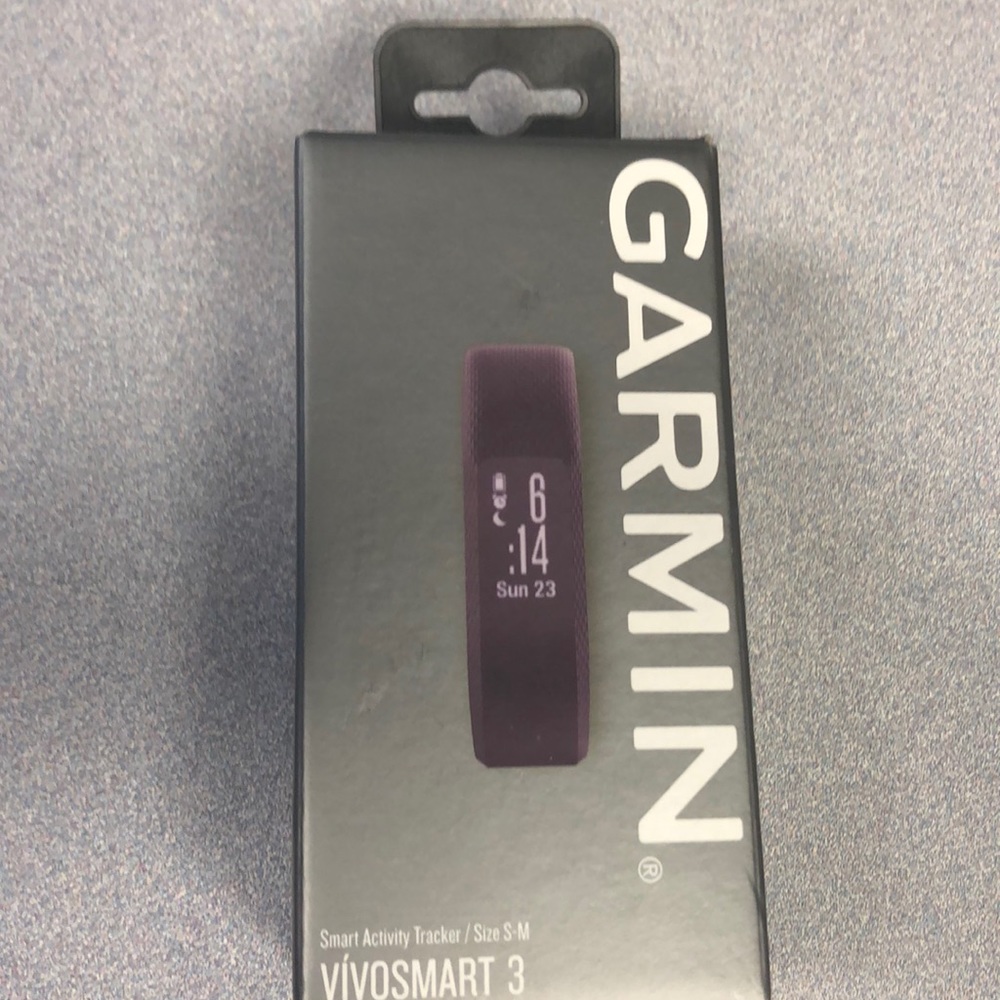 Dark purple Garmin vivosmart3